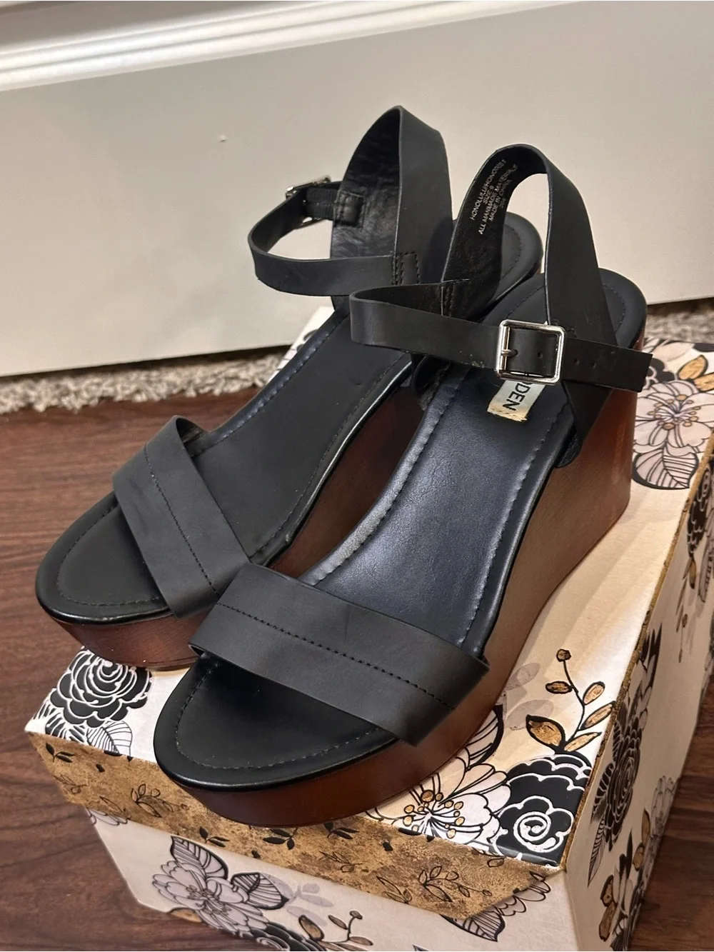 Steve Madden Black Platform Wedge Sandals Wood Look Heel Size 9